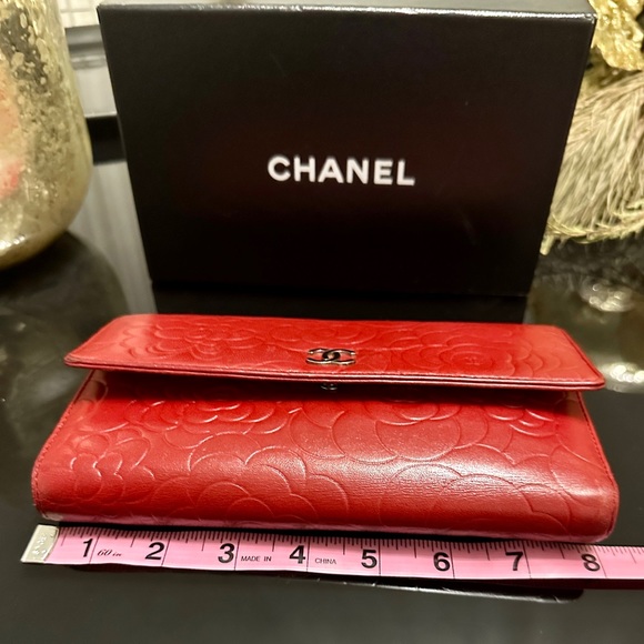 CHANEL RED LEATHER CAMELLIA LONG WALLET SERIE 16256612 - Picture 3 of 16